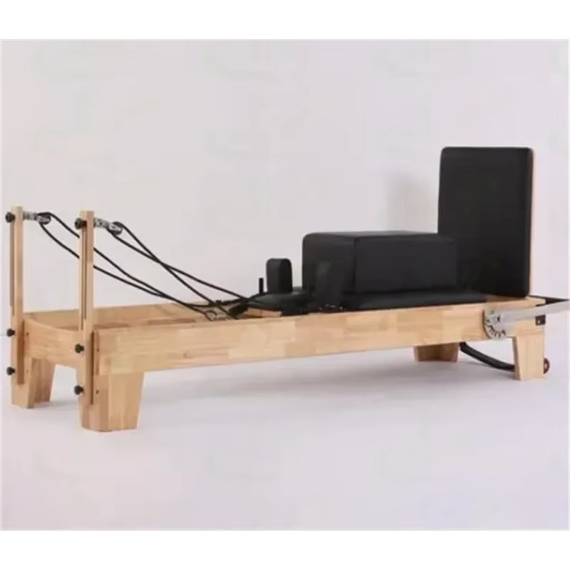 Pilates And Yoga Studio - Senhora exercício yoga estúdio equilíbrio máquina